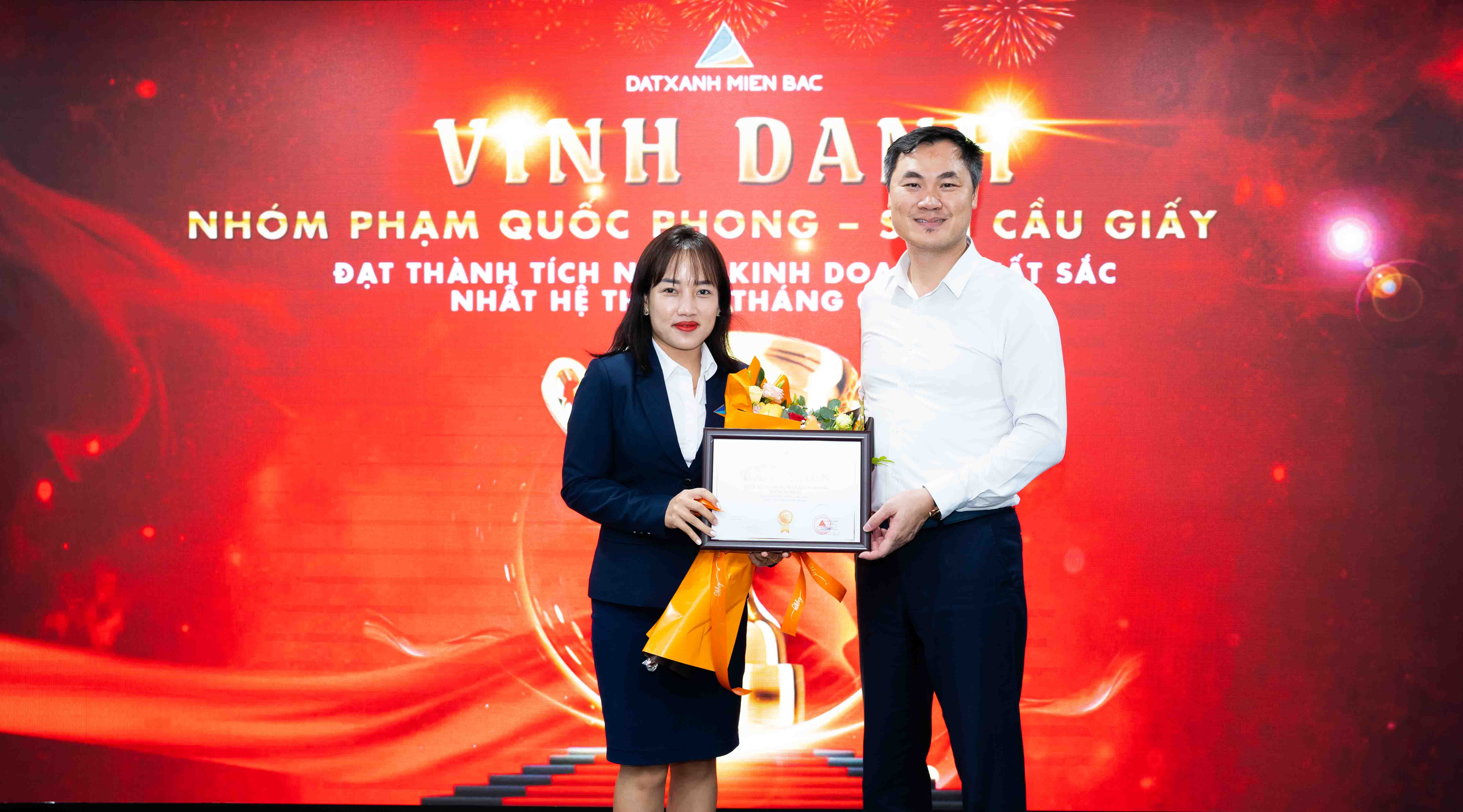 Vinh danh sàn, đội nhóm kinh doanh xuất sắc tháng 9/ 2022 - hệ thống Đất Xanh Miền Bắc